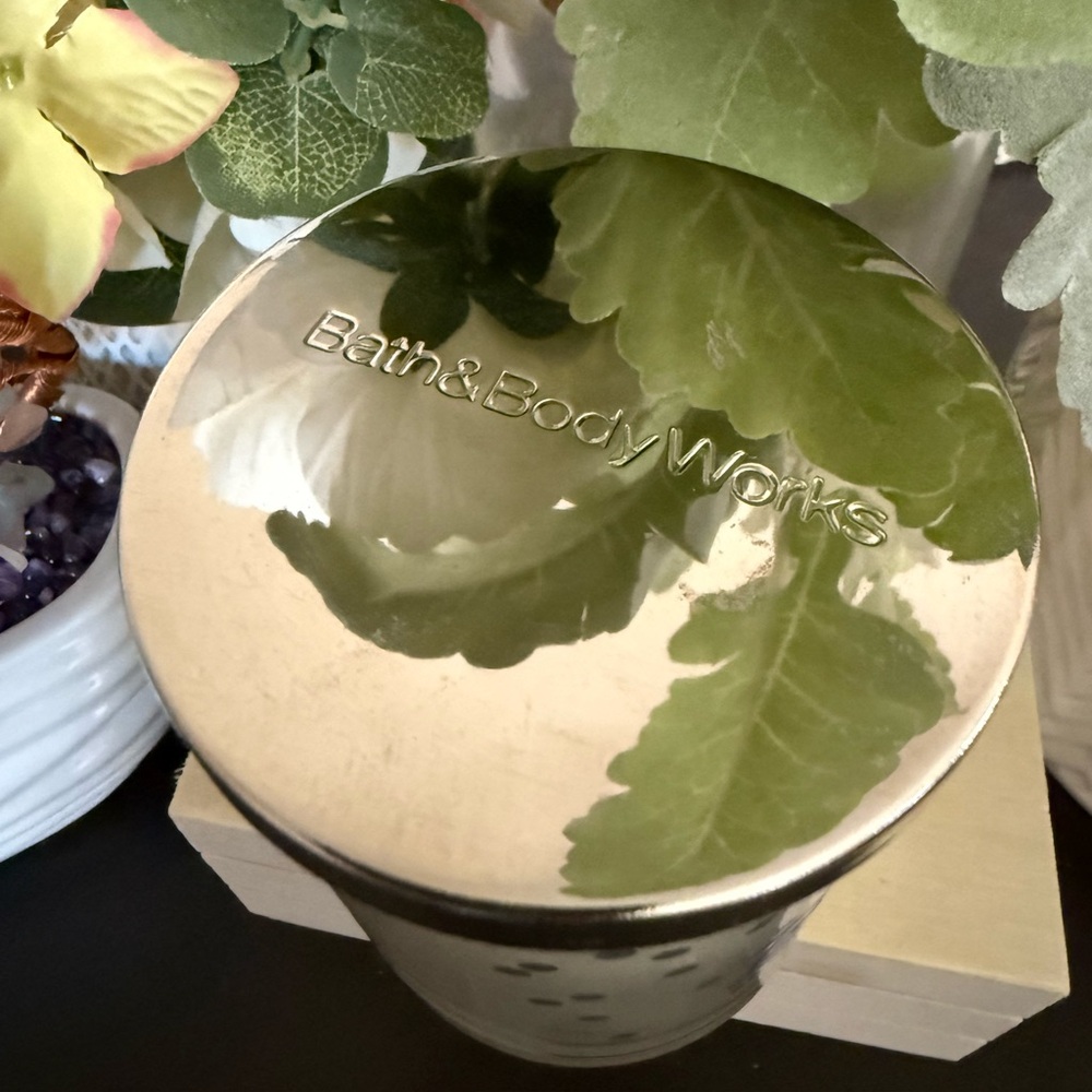🆕🎂 BATH & BODY WORKS “HAPPY BIRTHDAY” SPRINKLED BIRTHDAY CAKE SINGLE WICK. - Picture 2 of 4